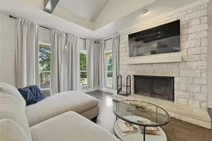 6 Candleleaf Ct, The Hills, TX 78738 - Photo 9
