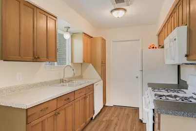 509 Blueberry Hill, Austin, TX 78745 - Photo 7