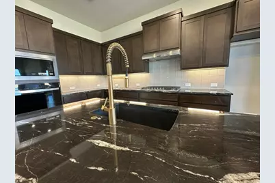 812 S Hemingway Loop, Liberty Hill, TX 78642 - Photo 5