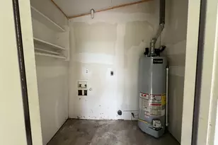 806 W 8th St, Taylor, TX 76574 - Photo 11