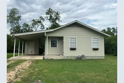 806 W 8th Street, Taylor, TX 76574 - Photo 1