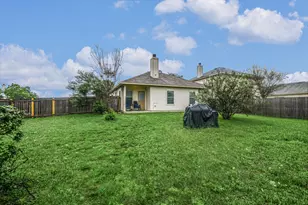 129 Almquist St, Hutto, TX 78634 - Photo 7