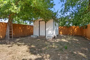 1121 Walton Ln, Austin, TX 78721 - Photo 35