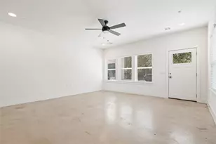 1121 Walton Ln, Austin, TX 78721 - Photo 9