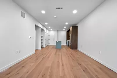 2209 S 1st Street #218, Austin, TX 78704 - Photo 9