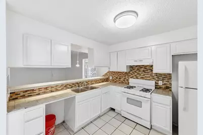 5619 Jacaranda Drive, Austin, TX 78744 - Photo 7