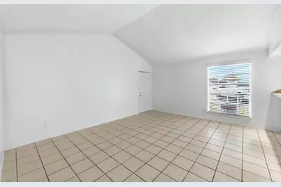 5619 Jacaranda Drive, Austin, TX 78744 - Photo 3