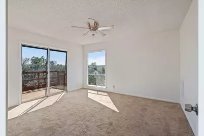 302 Venture Boulevard S, Lago Vista, TX 78645 - Photo 23