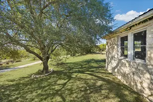 1091 Alta Vista Rd, Spicewood, TX 78669 - Photo 7