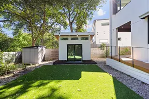 1116 Mariposa Dr, Austin, TX 78704 - Photo 9