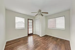 1010 W 23rd St, Austin, TX 78705 - Photo 9