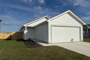 113 Marty Allen, Jarrell, TX 76537 - Photo 1