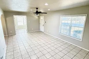 1403 Alcoa Ave, Rockdale, TX 76567 - Photo 5