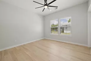 705 Sloan St, Taylor, TX 76574 - Photo 25