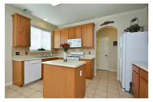 1819 Rosenborough Ln N, Round Rock, TX 78665 - Photo 7