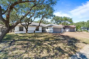 113 Royal Oaks Dr, Rockport, TX 78382 - Photo 3
