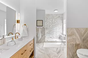 113 Royal Oaks Dr, Rockport, TX 78382 - Photo 9