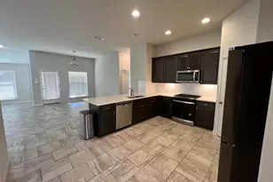 528 Elm Green St, Hutto, TX 78634 - Photo 5