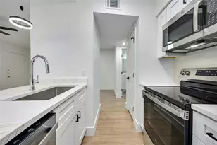 202 E 45th St, Austin, TX 78751 - Photo 13