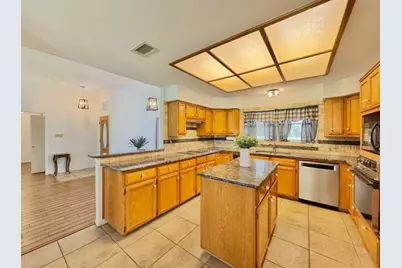 224 Crooked Hollow Drive, Elgin, TX 78621 - Photo 7