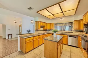 224 Crooked Hollow Dr, Elgin, TX 78621 - Photo 7