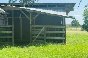 224 Crooked Hollow Dr, Elgin, TX 78621 - Photo 33