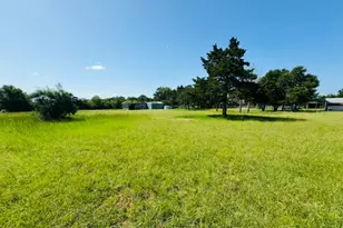 224 Crooked Hollow Dr, Elgin, TX 78621 - Photo 31