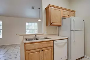 427 Lindsey St, San Marcos, TX 78666 - Photo 7