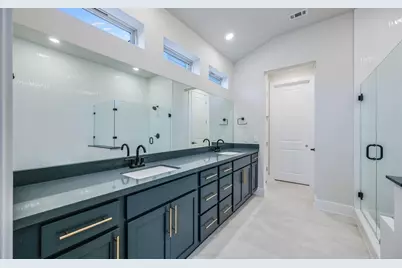 9200 Hamadryas Drive, Austin, TX 78744 - Photo 7