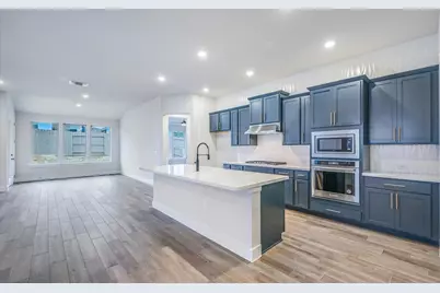 9200 Hamadryas Drive, Austin, TX 78744 - Photo 3