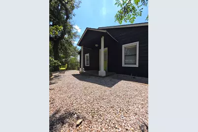1166 Ridgeway Drive, Austin, TX 78702 - Photo 3