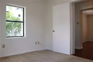 1166 Ridgeway Dr, Austin, TX 78702 - Photo 13