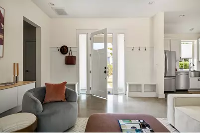 1176 Lott Avenue, Austin, TX 78721 - Photo 1