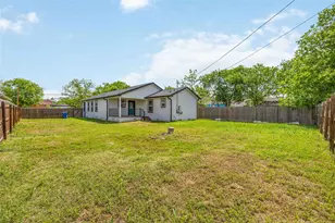 400 Booth St, Taylor, TX 76574 - Photo 33