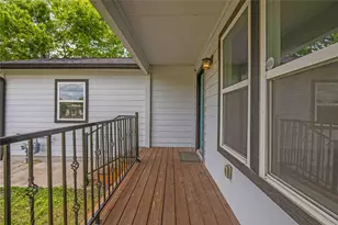 400 Booth St, Taylor, TX 76574 - Photo 5