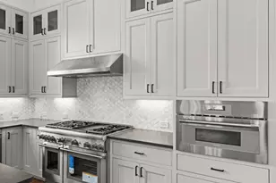 1719 Spyglass Dr, Austin, TX 78746 - Photo 9