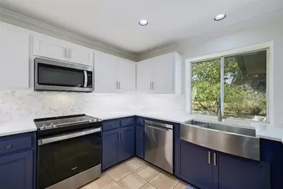 410 Hi Circle West, Horseshoe Bay, TX 78657 - Photo 9