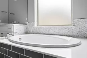 8108 Turning Leaf Cir, Lago Vista, TX 78645 - Photo 17