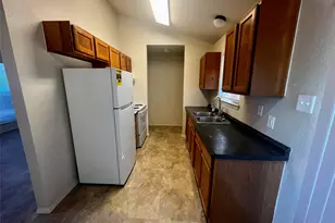 1204 Blackjack St, Lockhart, TX 78644 - Photo 9