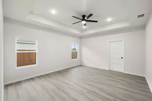 330 Cactus St, Giddings, TX 78942 - Photo 15