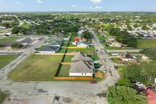330 Cactus St, Giddings, TX 78942 - Photo 29