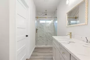 330 Cactus St, Giddings, TX 78942 - Photo 17