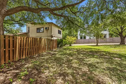 3305 Dolphin Drive, Austin, TX 78704 - Photo 35