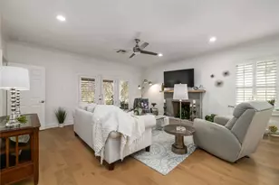 28 Tournament Way, The Hills, TX 78738 - Photo 11