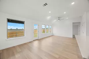 104 Divisadero Dr, Hutto, TX 78634 - Photo 11