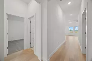 104 Divisadero Dr, Hutto, TX 78634 - Photo 3