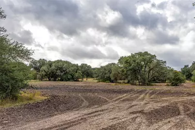 1250 Ladewig Lane, Schulenburg, TX 78956 - Photo 9