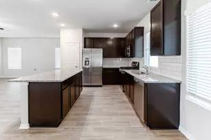 303 Ravens Crst Dr, Hutto, TX 78634 - Photo 3