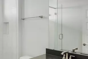 8512 Dongan Dr, Austin, TX 78744 - Photo 21