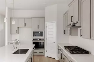 8512 Dongan Dr, Austin, TX 78744 - Photo 5